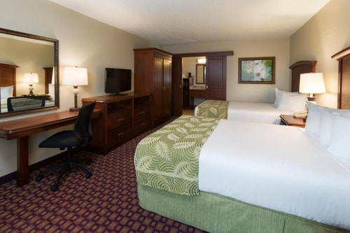 Deluxe Double Room Near Western Union ORL 1 Luxury Bookings