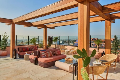 King Room Hills View Near US Postal Service LA 9 Luxury Bookings