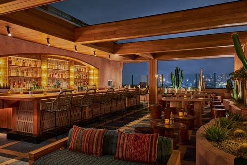 King Room Hills View Near US Postal Service LA 10 Luxury Bookings
