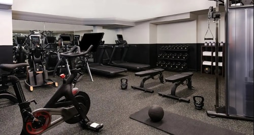 King Room Hills View Near US Postal Service LA 12 Luxury Bookings