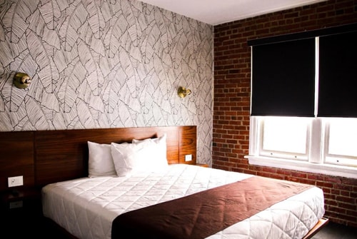 Deluxe King Room Near Mercado Benito Juarez LA Luxury Bookings