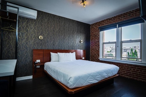 Deluxe King Room Near Mercado Benito Juarez LA 1 Luxury Bookings