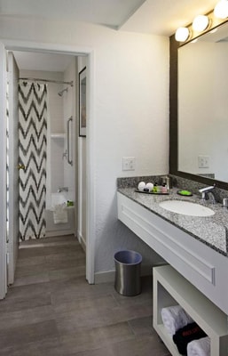 Deluxe King Room Near Beach and Brew Venice LA 3 Luxury Bookings