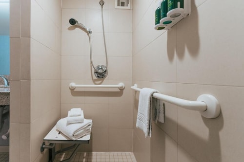 King Room Near Bistro LA 6 Luxury Bookings
