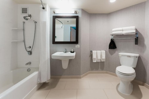 King Room Near Bistro LA 7 Luxury Bookings