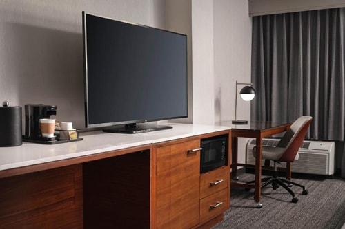 King Room Near Roxbury Park LA 1 Luxury Bookings