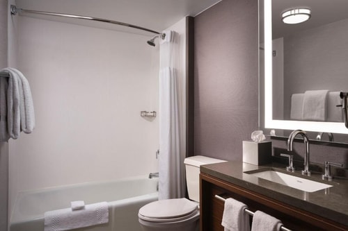 King Room Near Roxbury Park LA 3 Luxury Bookings
