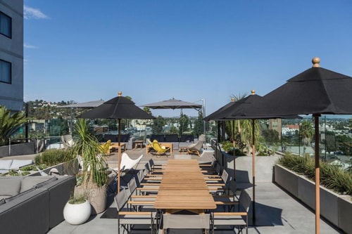King Room with City View Near Jerkwater Records LA 11 Luxury Bookings