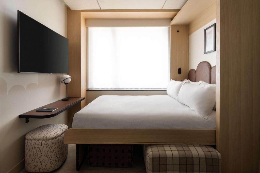 Flex Room Near Atria Books NYC Luxury Bookings