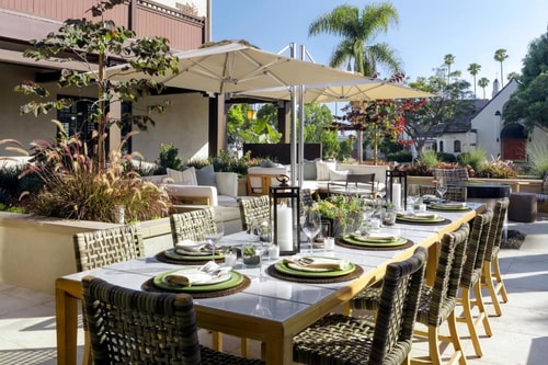 King Room Near Berkley East Healthcare Center LA 10 Luxury Bookings