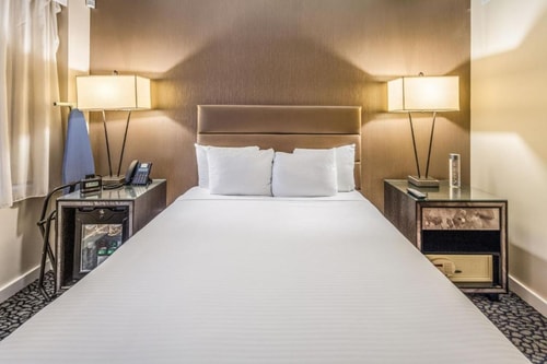 Queen Room Near Greenacre Park NYC 2 Luxury Bookings