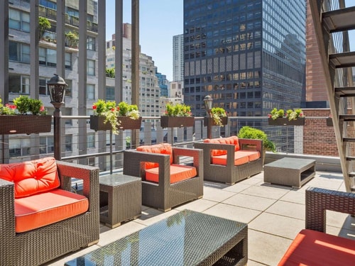 Queen Room Near Greenacre Park NYC 6 Luxury Bookings