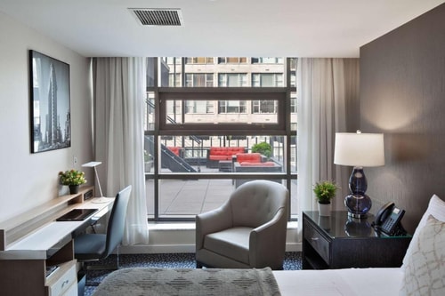 Queen Room Near Greenacre Park NYC 12 Luxury Bookings