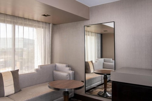 King Room Near Hertz Car Rental LA 4 Luxury Bookings
