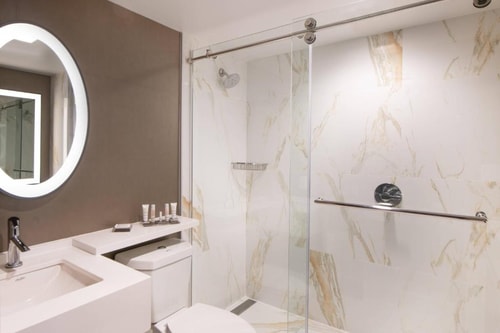 King Room Near Hertz Car Rental LA 7 Luxury Bookings