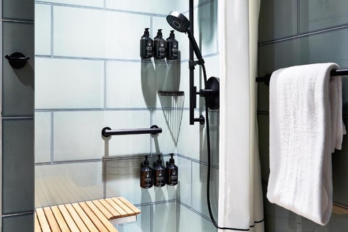 Standard Queen Room Near European Wax Center NYC 6 Luxury Bookings