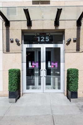 Deluxe King Room Near Forsyth Plaza NYC 5 Luxury Bookings