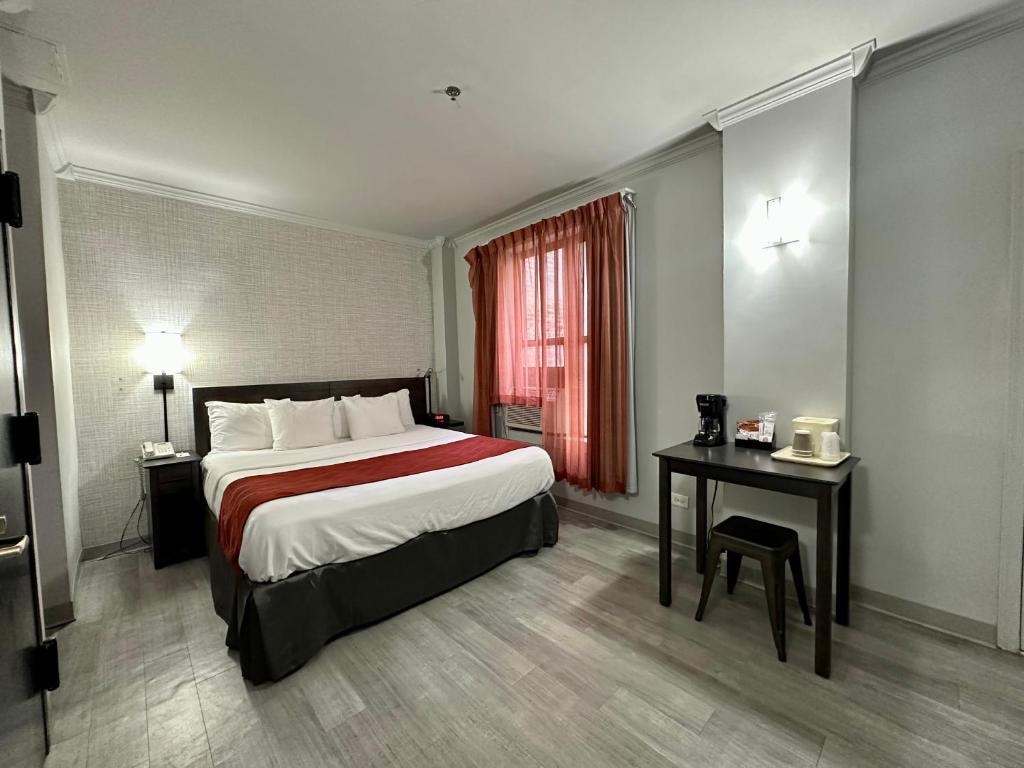 King Room Near Oscar Wilde NYC Luxury Bookings