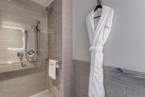 Double Room Near Manhattan Fencing NYC 5 Luxury Bookings