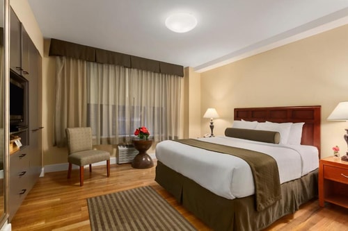 Queen Room Near Dapper Barbershop NYC Luxury Bookings