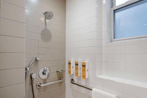 Queen Room Near Dapper Barbershop NYC 9 Luxury Bookings