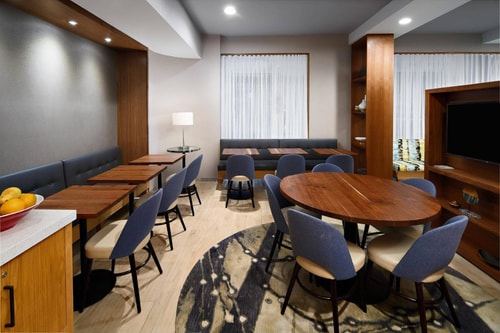 Queen Studio Near Mc Caffrey Playground NYC 11 Luxury Bookings
