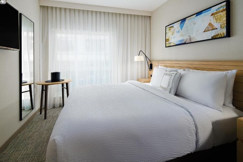 Queen Studio Near Mc Caffrey Playground NYC 3 Luxury Bookings