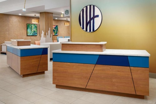 King Room Near Planet Fitness ORL 8 Luxury Bookings