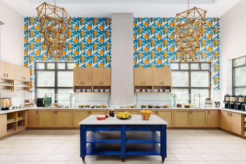 King Room Near Planet Fitness ORL 9 Luxury Bookings