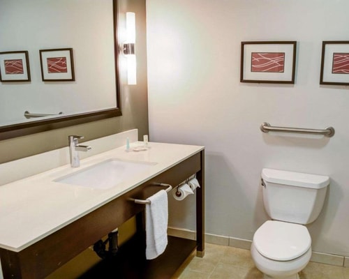 King Room Near Magie s Childcare LA 7 Luxury Bookings