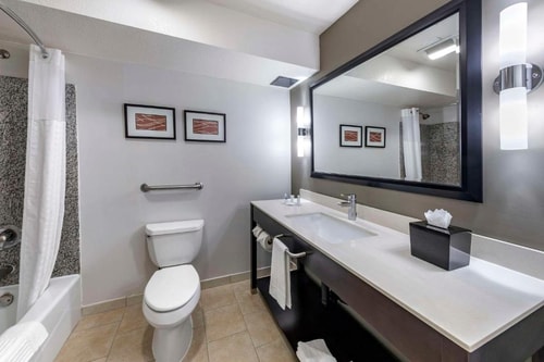 King Room Near Magie s Childcare LA 10 Luxury Bookings