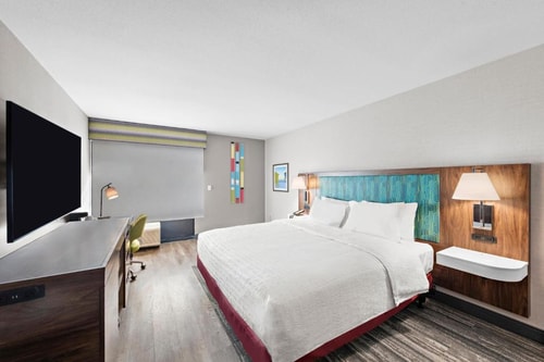 King Room Near York Elementary School LA Luxury Bookings
