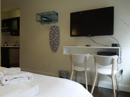 Queen Studio Near Lower East Side Playground NYC 7 Luxury Bookings
