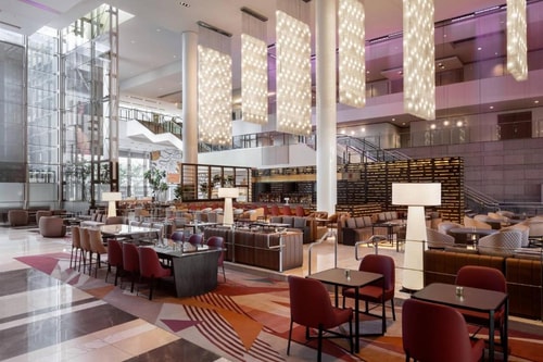 Deluxe King Near Gemmys Gourmet Restaurant LA 4 Luxury Bookings