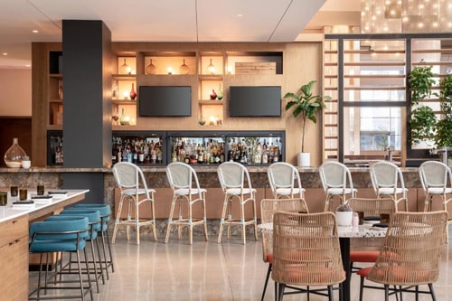 Deluxe King Near Gemmys Gourmet Restaurant LA 8 Luxury Bookings