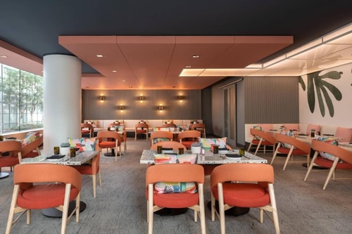 Deluxe King Near Gemmys Gourmet Restaurant LA 11 Luxury Bookings