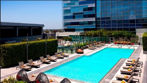 Deluxe King Near Gemmys Gourmet Restaurant LA 14 Luxury Bookings