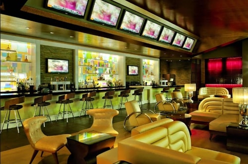 Deluxe King Near Gemmys Gourmet Restaurant LA 6 Luxury Bookings