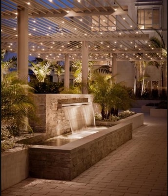 One Bedroom Suite Near Cold well Banker LA 10 Luxury Bookings