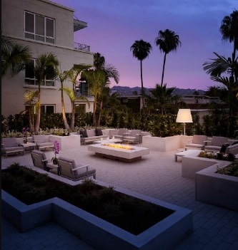 One Bedroom Suite Near Cold well Banker LA 11 Luxury Bookings