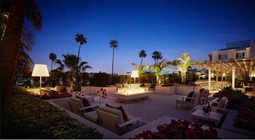 One Bedroom Suite Near Cold well Banker LA 12 Luxury Bookings