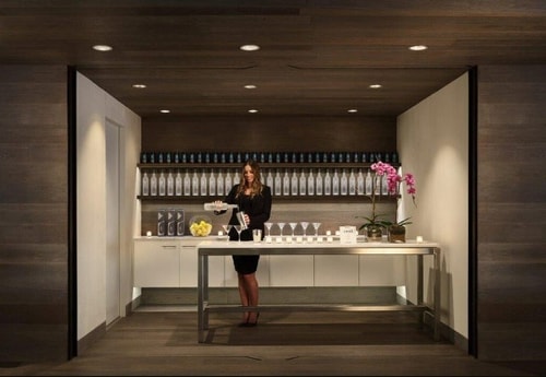 One Bedroom Suite Near Cold well Banker LA 9 Luxury Bookings