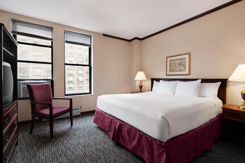 Bronze One King Bed Near Duane Reade NYC 5 Luxury Bookings