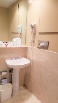 Bronze One King Bed Near Duane Reade NYC 6 Luxury Bookings