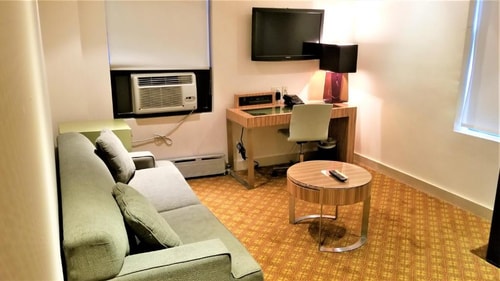 Bronze One King Bed Near Duane Reade NYC 9 Luxury Bookings