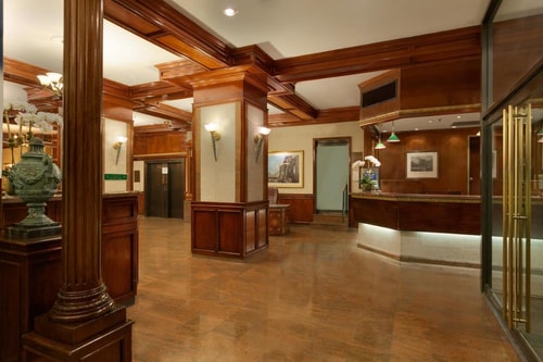 Bronze One King Bed Near Duane Reade NYC 10 Luxury Bookings