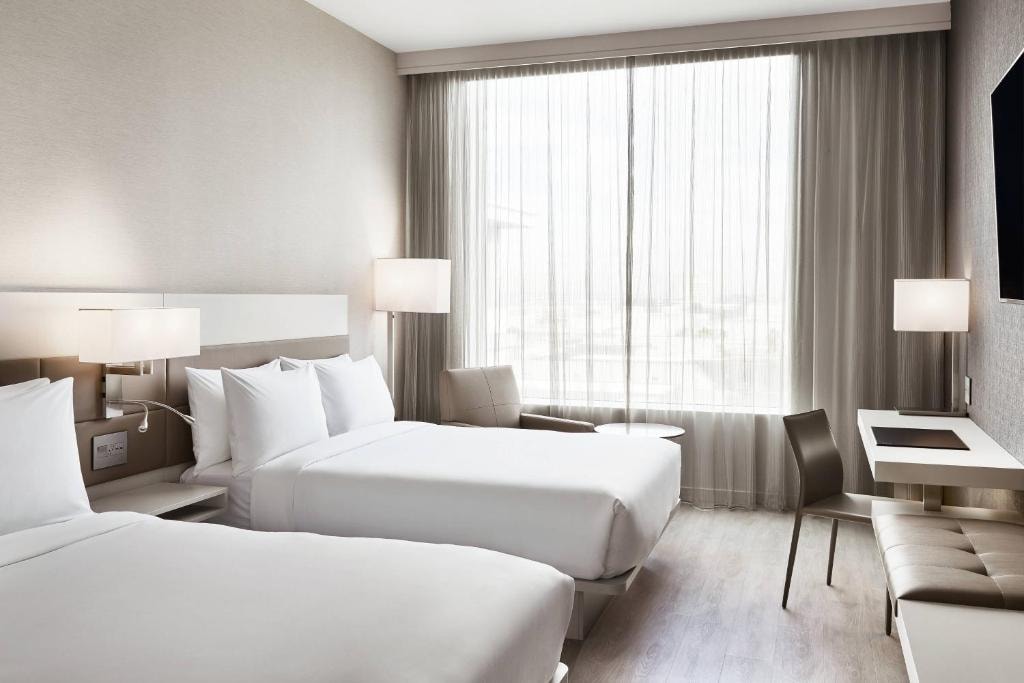 Guest room Near Good Life Physical Medicine LA Luxury Bookings