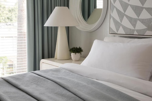 Classic King Near Company Films Inc LA 1 Luxury Bookings