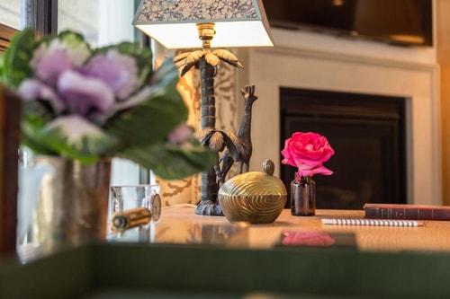 Deluxe King Room Near The Desmond Condominiums LA 4 Luxury Bookings