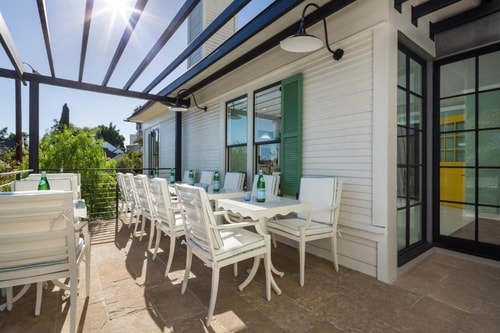 Deluxe King Room Near The Desmond Condominiums LA 11 Luxury Bookings